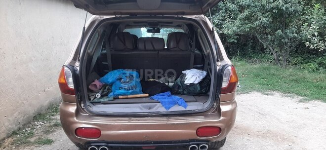 Hyundai Santa Fe 2002, 261,000 km - 2.0 l - Xudat