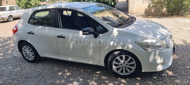 Toyota Auris 2010, 280,000 km - 1.4 л - Gəncə