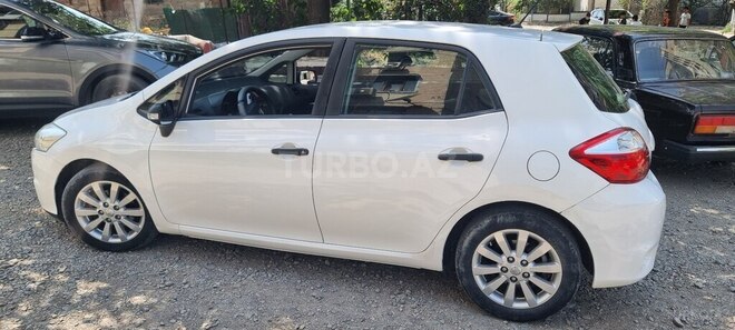 Toyota Auris 2010, 280,000 km - 1.4 л - Gəncə