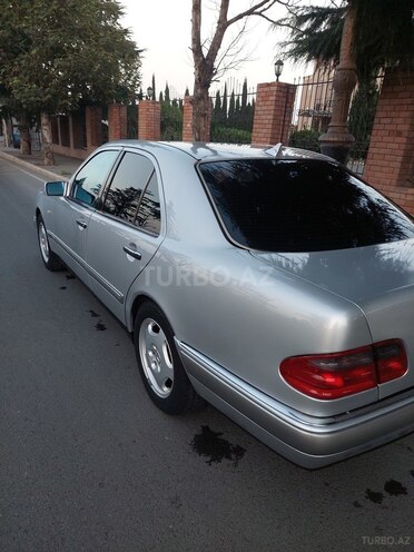 Mercedes E 240 1997, 380,000 km - 2.4 l - Gəncə