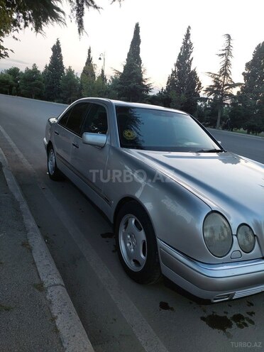Mercedes E 240 1997, 380,000 km - 2.4 l - Gəncə