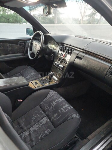 Mercedes E 240 1997, 380,000 km - 2.4 l - Gəncə
