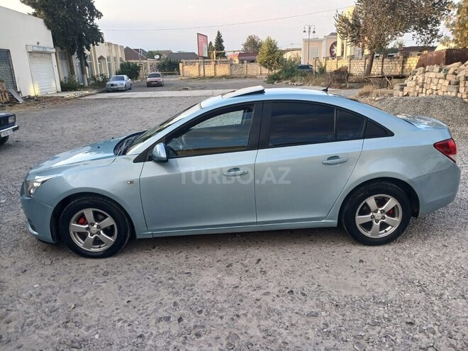Chevrolet Cruze 2011, 235,300 km - 1.8 l - Ucar