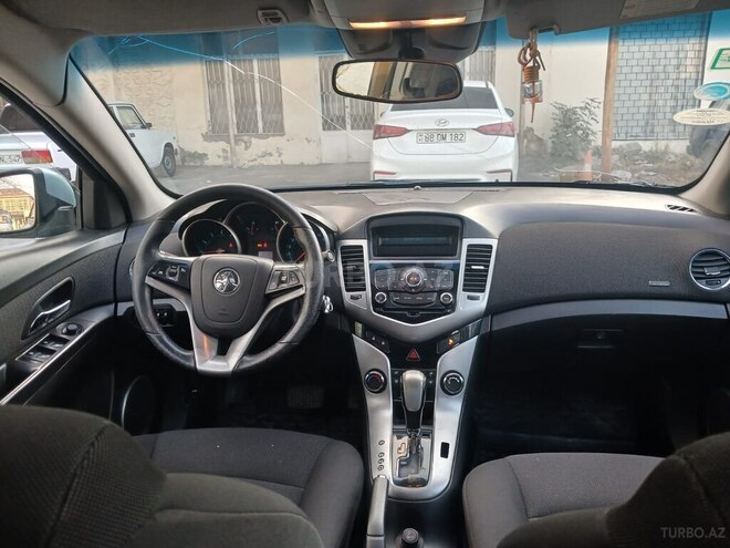 Chevrolet Cruze 2011, 235,300 km - 1.8 l - Ucar