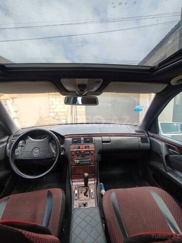 Mercedes E 240 1998, 236,521 km - 2.4 l - Bakı
