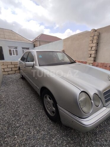 Mercedes E 240 1998, 236,521 km - 2.4 l - Bakı