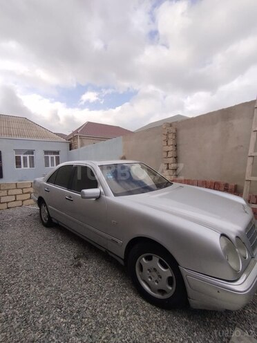 Mercedes E 240 1998, 236,521 km - 2.4 l - Bakı