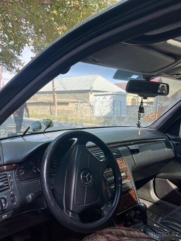 Mercedes E 320 1995, 250,000 km - 3.2 l - Şəmkir