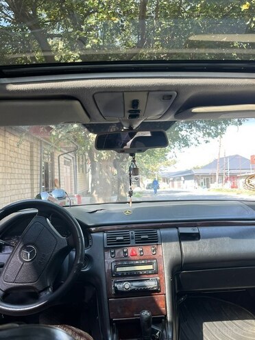 Mercedes E 320 1995, 250,000 km - 3.2 l - Şəmkir