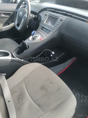 Toyota Prius 2015, 300,000 km - 1.8 л - Bakı