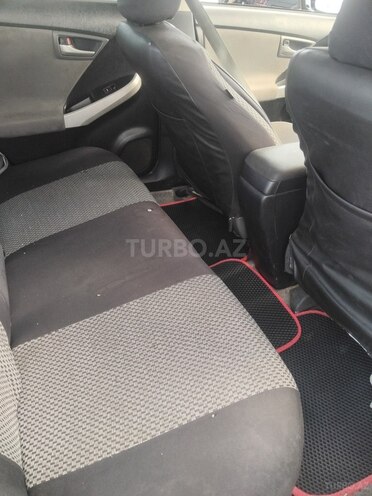 Toyota Prius 2015, 300,000 km - 1.8 л - Bakı