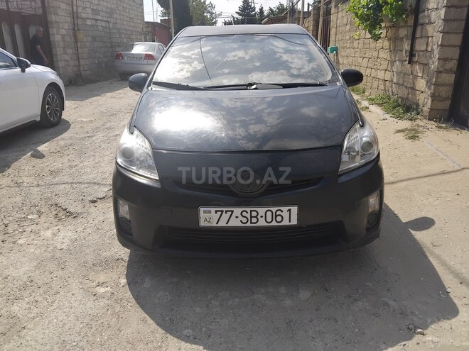 Toyota Prius 2015, 300,000 km - 1.8 л - Bakı
