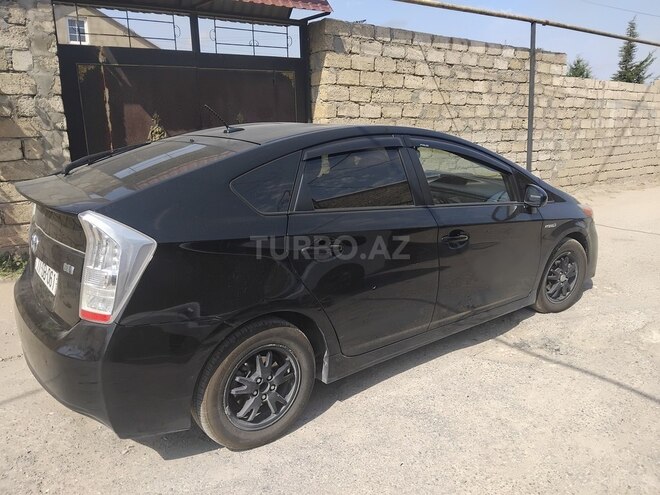 Toyota Prius 2015, 300,000 km - 1.8 л - Bakı