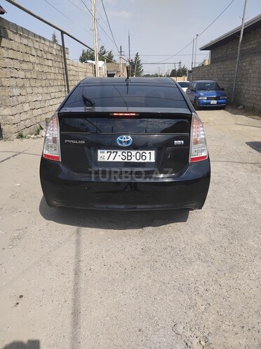 Toyota Prius 2015, 300,000 km - 1.8 л - Bakı