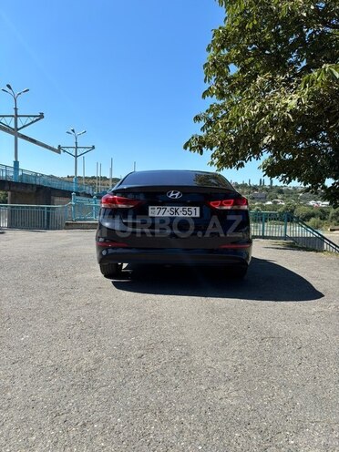 Hyundai Avante 2017, 193,000 km - 1.6 l - Quba