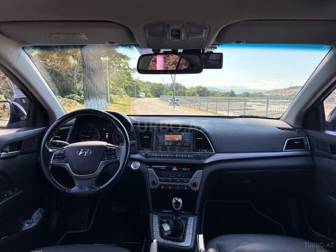 Hyundai Avante 2017, 193,000 km - 1.6 l - Quba