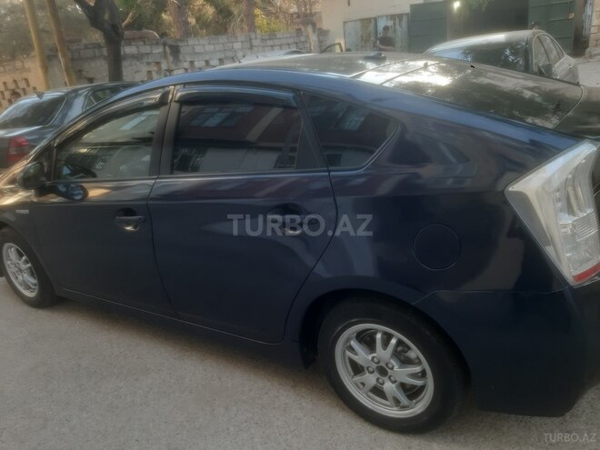 Toyota Prius 2015, 300,000 km - 1.8 l - Bakı