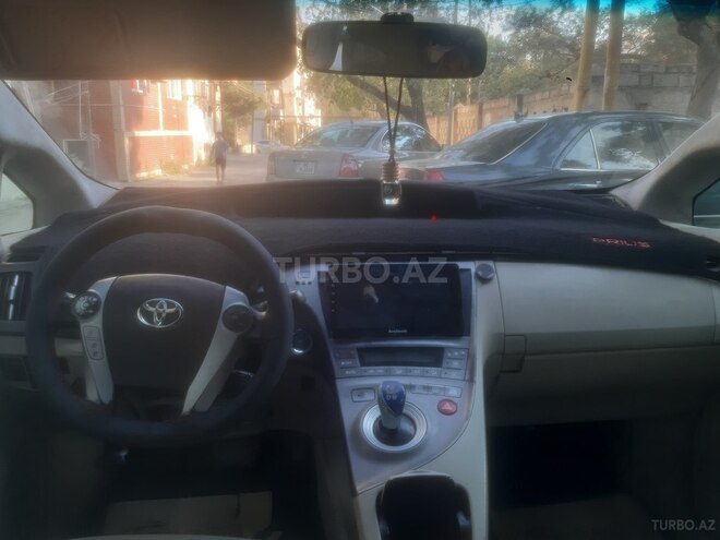 Toyota Prius 2015, 300,000 km - 1.8 l - Bakı