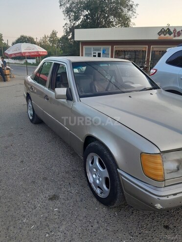 Mercedes  1990, 319,918 km - 2.0 l - Lənkəran