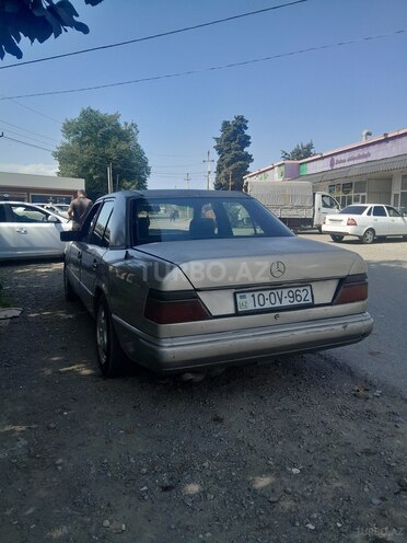 Mercedes  1990, 319,918 km - 2.0 l - Lənkəran