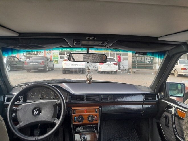 Mercedes  1990, 319,918 km - 2.0 l - Lənkəran