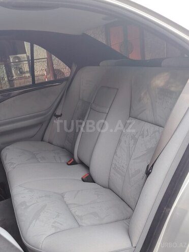 Mercedes E 240 1997, 200,000 km - 2.4 l - Sabirabad