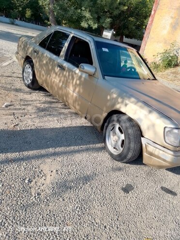 Mercedes 190 1987, 85,344 km - 2.5 л - Lənkəran