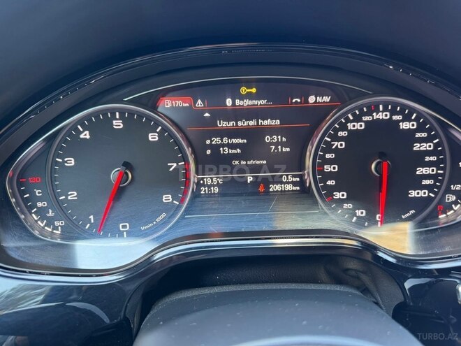 Audi A8 2014, 206,000 km - 4.0 l - Bakı