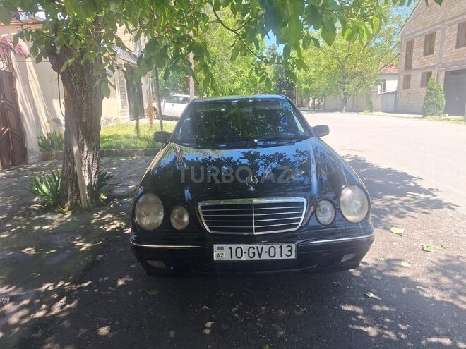 Mercedes E 270 2000, 298,000 km - 2.7 l - Bakı