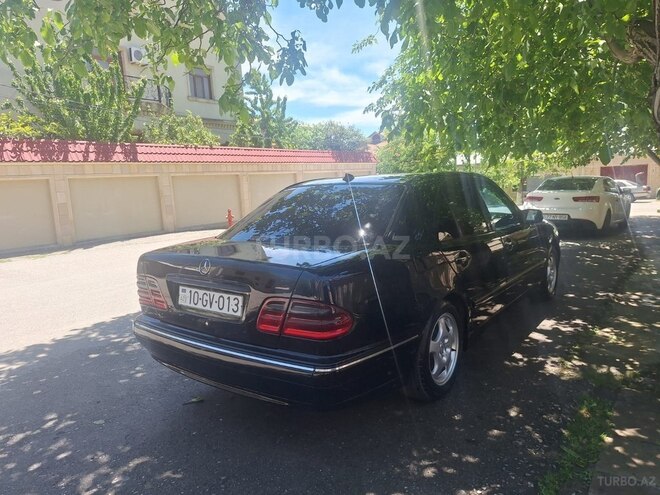 Mercedes E 270 2000, 298,000 km - 2.7 l - Bakı
