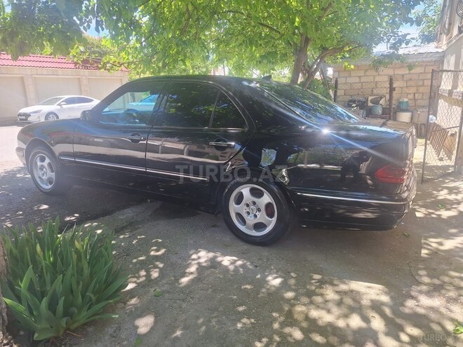 Mercedes E 270 2000, 298,000 km - 2.7 l - Bakı