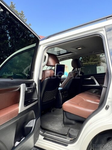 Toyota Land Cruiser 2019, 302,000 km - 4.6 l - Bakı