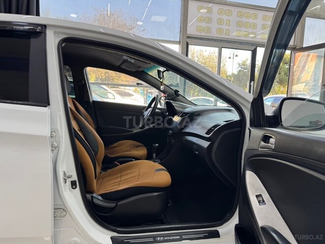 Hyundai Accent 2013, 245,000 km - 1.4 л - Sumqayıt