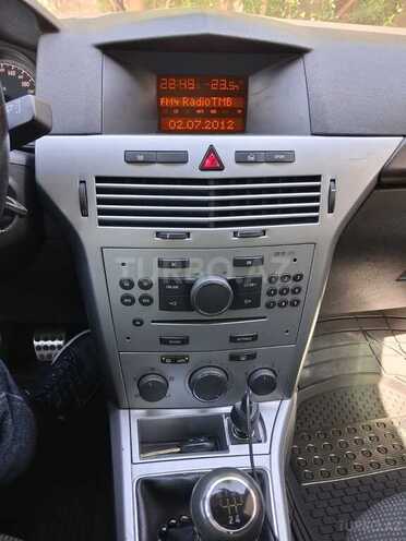 Opel Astra 2009, 220,000 km - 1.4 л - Bakı