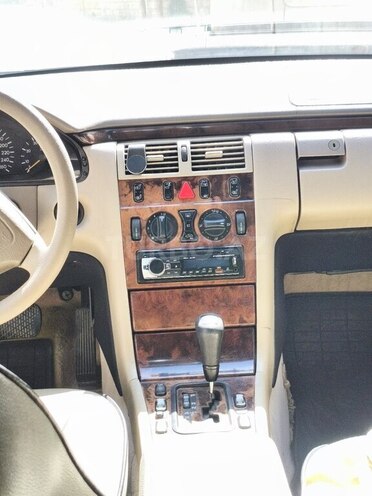 Mercedes E 280 1999, 528,000 km - 2.8 л - Bakı