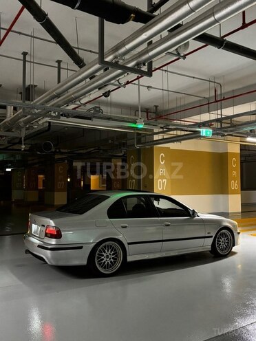 BMW 525 2001, 297,000 km - 2.5 l - Bakı