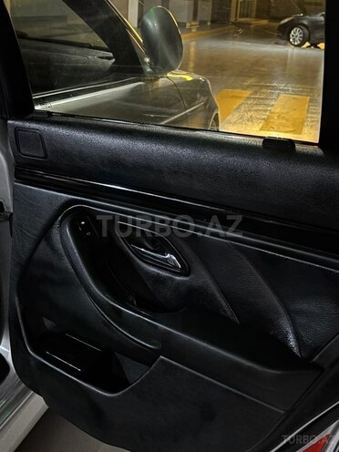 BMW 525 2001, 297,000 km - 2.5 l - Bakı