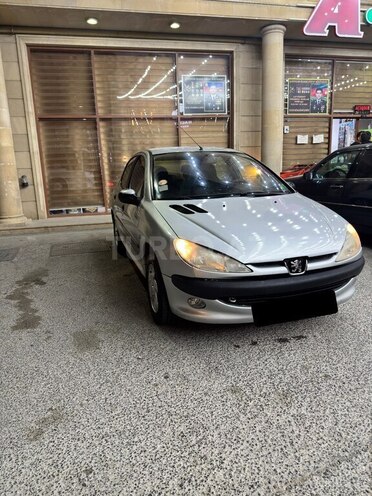 Peugeot 206 2002, 219,000 km - 1.4 l - Bakı
