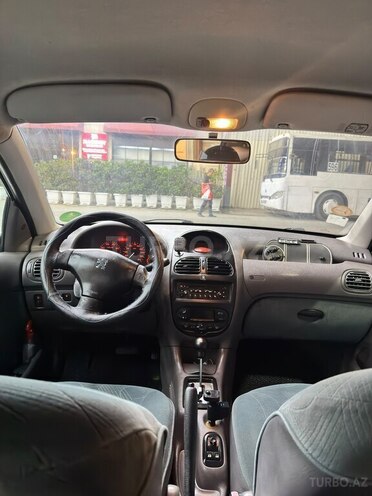 Peugeot 206 2002, 219,000 km - 1.4 l - Bakı