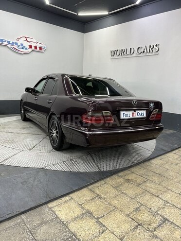 Mercedes E 220 2001, 346,111 km - 2.2 l - Sumqayıt