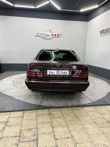 Mercedes E 220 2001, 346,111 km - 2.2 l - Sumqayıt