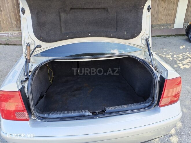 Volkswagen Passat 1999, 150,000 km - 2.8 l - Qusar