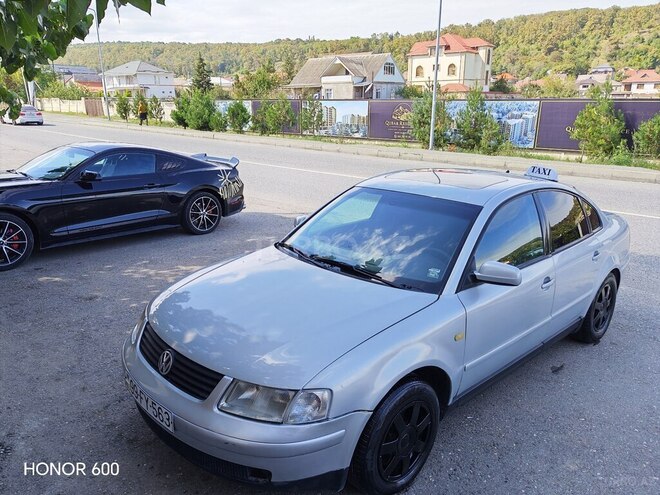 Volkswagen Passat 1999, 150,000 km - 2.8 l - Qusar