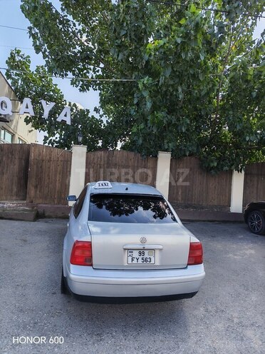 Volkswagen Passat 1999, 150,000 km - 2.8 l - Qusar