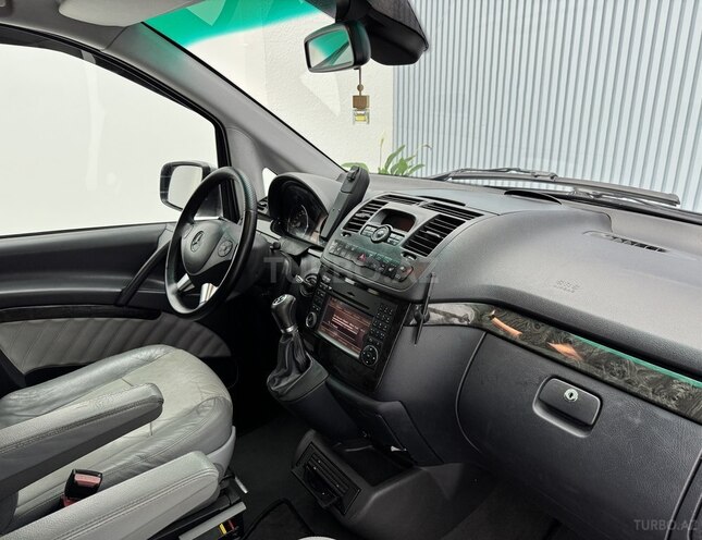 Mercedes Viano 2011, 233,600 km - 3.5 l - Bakı