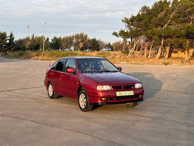 Volkswagen Polo 1995, 330,000 km - 1.6 l - Sumqayıt