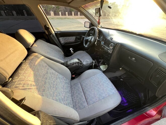 Volkswagen Polo 1995, 330,000 km - 1.6 l - Sumqayıt