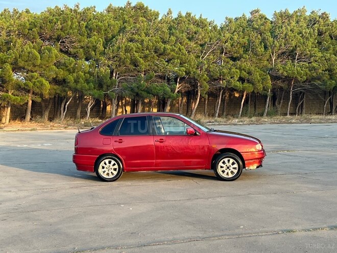 Volkswagen Polo 1995, 330,000 km - 1.6 l - Sumqayıt