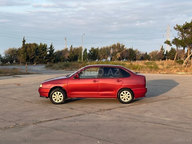 Volkswagen Polo 1995, 330,000 km - 1.6 l - Sumqayıt