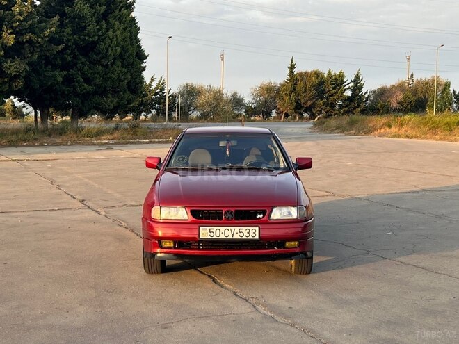 Volkswagen Polo 1995, 330,000 km - 1.6 l - Sumqayıt